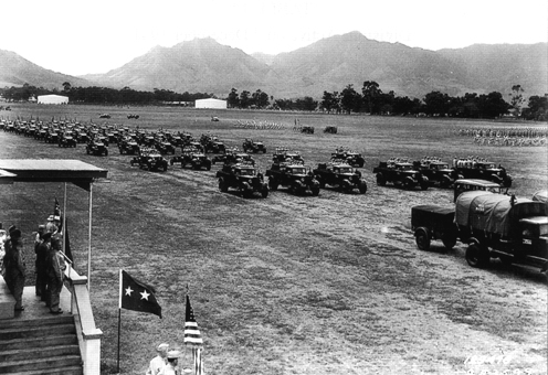 Picture - General Short reviews the Hawaiian Division, September 1941.