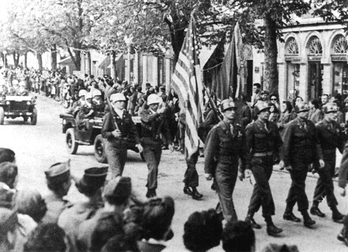 Picture - 350th Infantry, 88th Infantry Division, parades in Gorizia, Italy, 1945