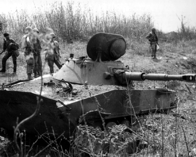 PICTURE - RUSSIAN-MADE PT76 TANK DESTROYED AT BEN HET