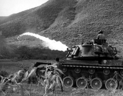 PICTURE - U.S. MARINE CORPS FLAMETHROWER TANK IN ACTION NEAR DA NANG. The U.S. Army no longer had flamethrower tanks but the Marine Corps sent several to Vietnam.