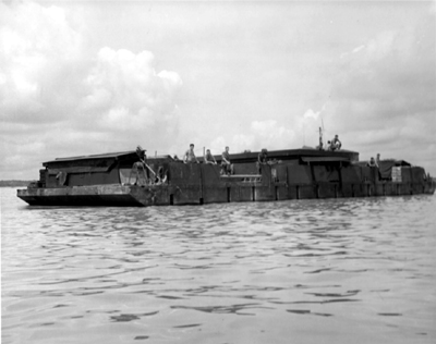 PICTURE - Artillery Barge