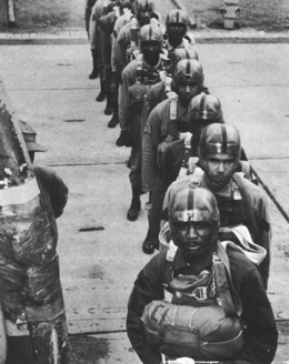 Photo: PARATROOPER TRAINEES