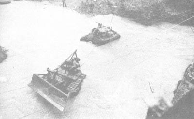 Photo: Bulldozers Ferried Tanks Across the River